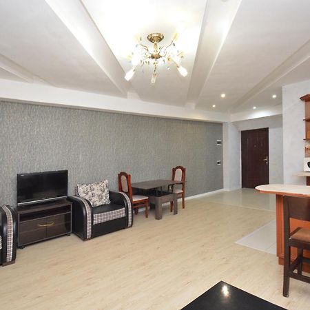 Apartment In Abovyan Street, Erevan Esterno foto