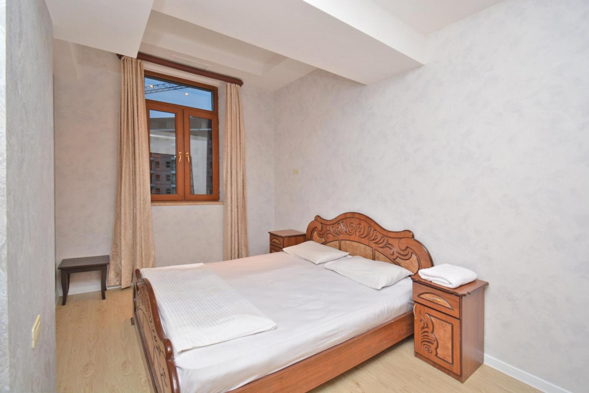 Apartment In Abovyan Street, Erevan Esterno foto