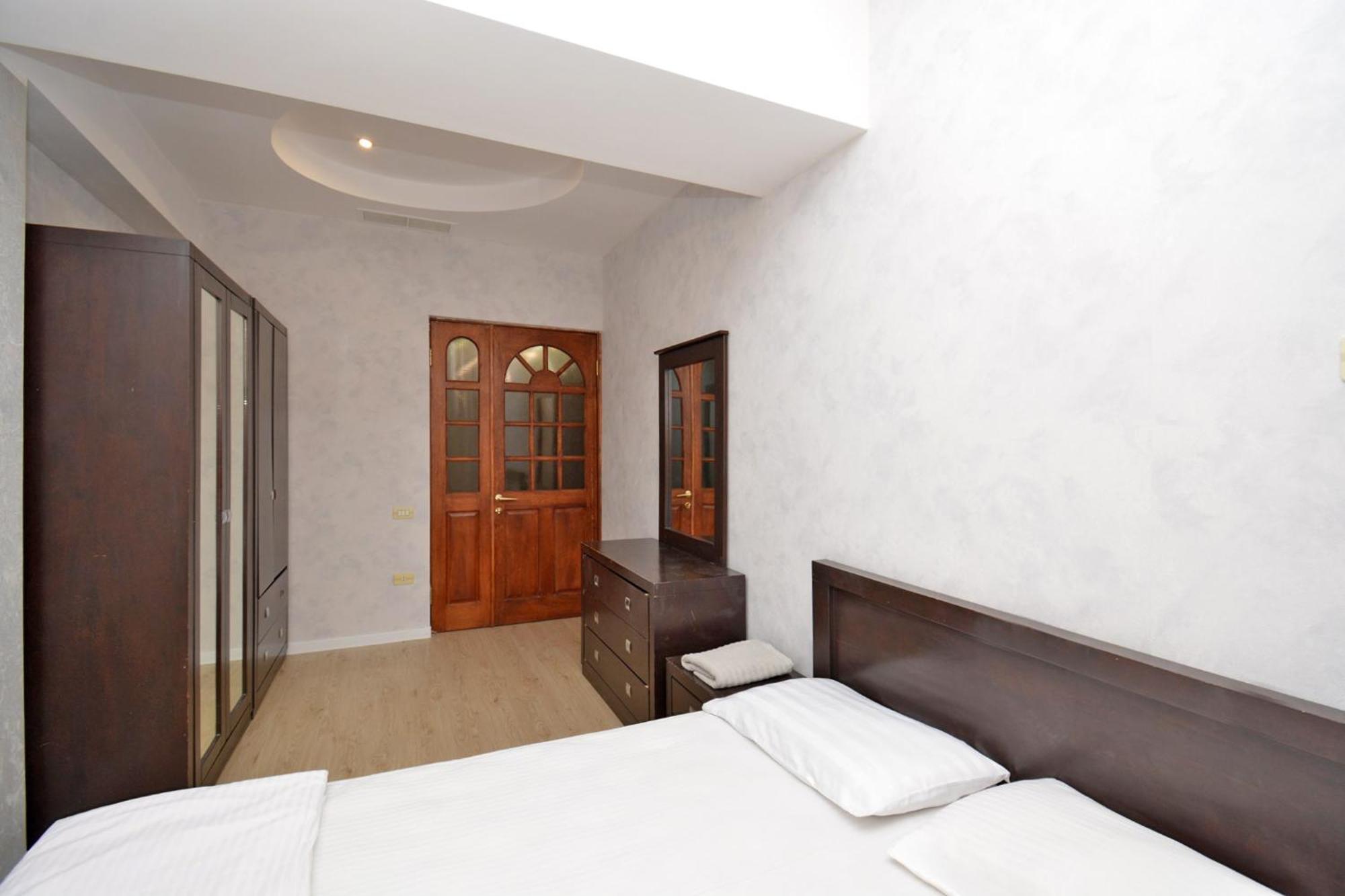 Apartment In Abovyan Street, Erevan Esterno foto