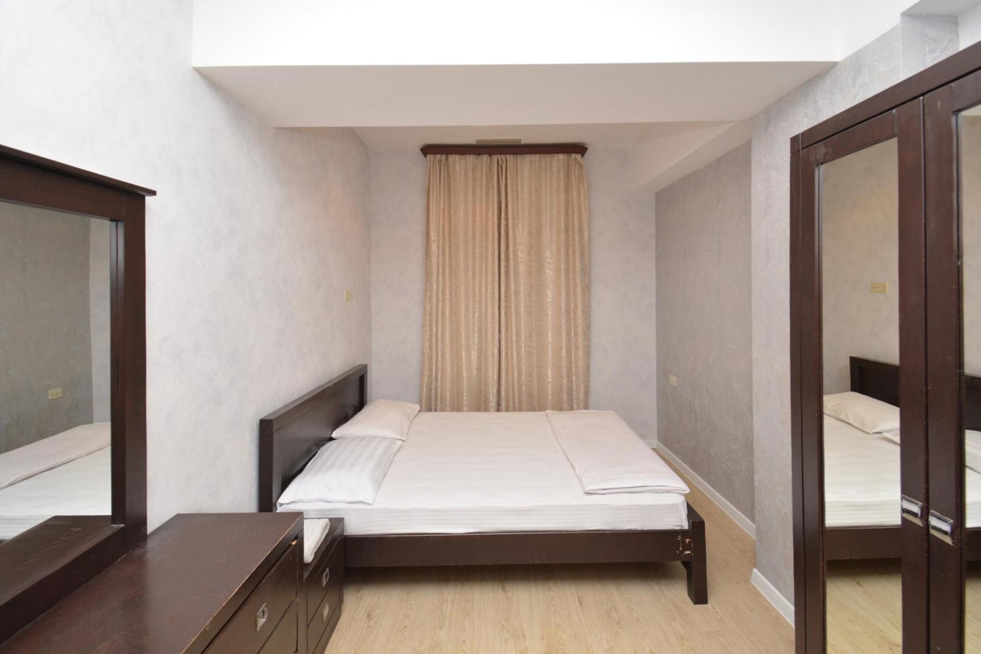 Apartment In Abovyan Street, Erevan Esterno foto